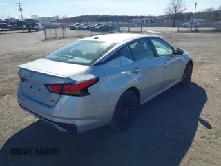 2025 Nissan Altima SV with VIN 1N4BL4DW9SN361566, listed as a IAAI auction lot 41675964 with 1,070 mi miles and . Bid and sale history available at DreamBid. Image 4.