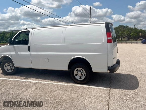 2021 Chevrolet Express Cargo with VIN 1GCWGAFP2M1267284, listed as a Copart auction lot 59144545 with 76,236 mi miles and Clean title. Bid and sale history available at DreamBid. Image 3.