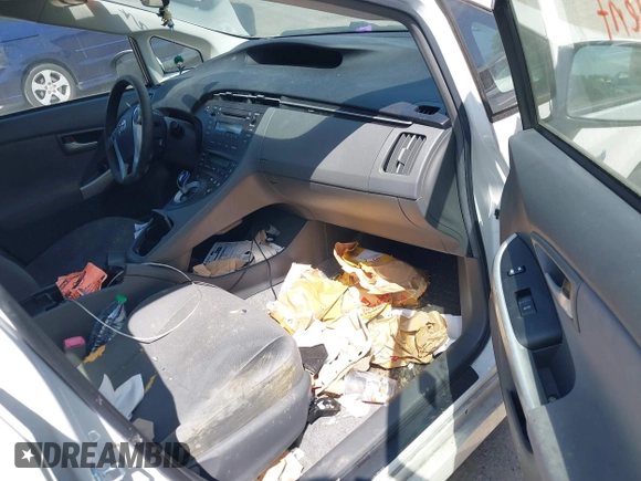 2010 Toyota Prius II with VIN JTDKN3DU3A0008118, listed as a IAAI auction lot 42164958 with 192,188 mi miles and . Bid and sale history available at DreamBid. Image 5.