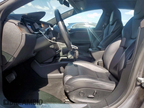 2018 Tesla Model S 75D с VIN 5YJSA1E21JF260383, выставлен на аукционе Copart как лот 61927665 с пробегом 74 644 миль миль и Списание • Salvage title. История ставок и продаж доступна на DreamBid. Изображение 7.