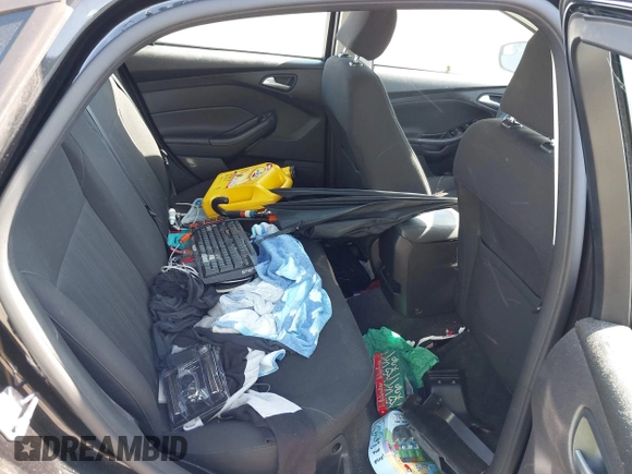 2015 Ford Focus SE with VIN 1FADP3F28FL204176, listed as a IAAI auction lot 42132656 with Not Provided miles. Bid and sale history available at carsss.com. Image 8.