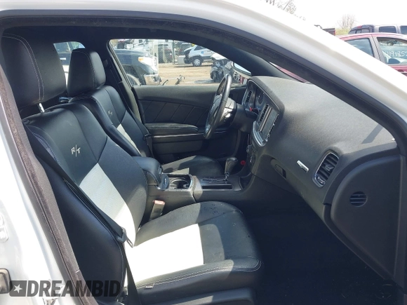 2013 Dodge Charger RT with VIN 2C3CDXDT2DH632082, listed as a IAAI auction lot 41925126 with 186,560 mi miles. Bid and sale history available at carsss.com. Image 5.
