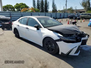 2025 Toyota Camry LE z VIN 4T1DAACK6SU062124, wystawiony jako Copart lot #54156185 z przebiegiem 16 210 mil mil oraz Szkoda całkowita • Salvage title. Historia ofert i sprzedaży dostępna na DreamBid. Obrazek 4.