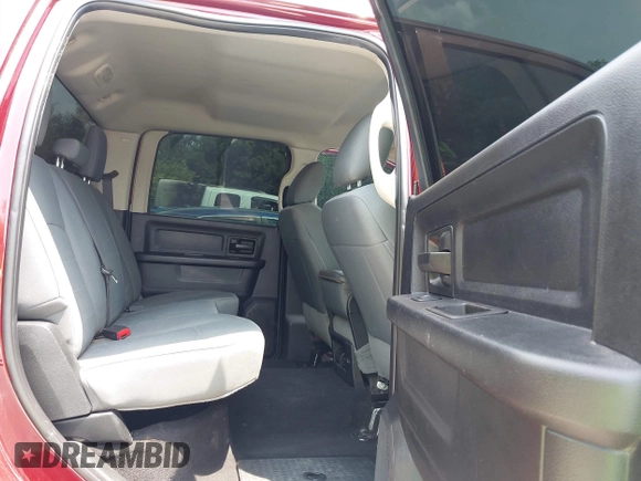 2018 Ram 2500 Tradesman with VIN 3C6UR5CL7JG201831, listed as a IAAI auction lot 42382630 with 183,788 mi miles and . Bid and sale history available at DreamBid. Image 8.
