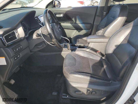 2017 Kia Niro Touring with VIN KNDCE3LC2H5079191, listed as a Copart auction lot 50053415 with 123,138 mi miles and Salvage Title. Bid and sale history available at carsss.com. Image 7.