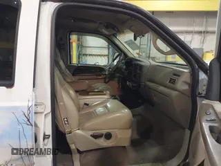 2000 Ford Excursion Limited с VIN 1FMSU43F8YED45694, выставлен на аукционе IAAI как лот 41547949 с пробегом 234 845 миль миль и . История ставок и продаж доступна на DreamBid. Изображение 5.
