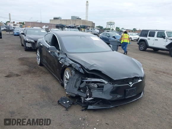 2018 Tesla Model S 75D с VIN 5YJSA1E26JF244843, выставлен на аукционе IAAI как лот 42585984 с пробегом 70 893 миль миль и . История ставок и продаж доступна на DreamBid. Изображение 6.