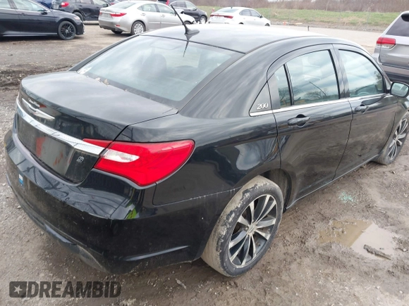 2013 Chrysler 200 Limited with VIN 1C3CCBCG4DN736817, listed as a IAAI auction lot 42146581 with 111,670 mi miles. Bid and sale history available at carsss.com. Image 4.