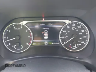 2025 Nissan Sentra SR with VIN 3N1AB8DVXSY291251, listed as a IAAI auction lot 41952362 with 2,802 mi miles and . Bid and sale history available at DreamBid. Image 7.