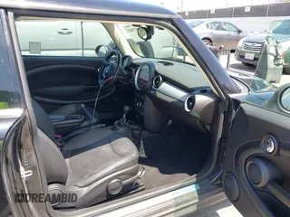 2013 MINI Cooper Hardtop with VIN WMWSU3C51DT691451, listed as a IAAI auction lot 42087943 with 132,570 mi miles. Bid and sale history available at carsss.com. Image 5.