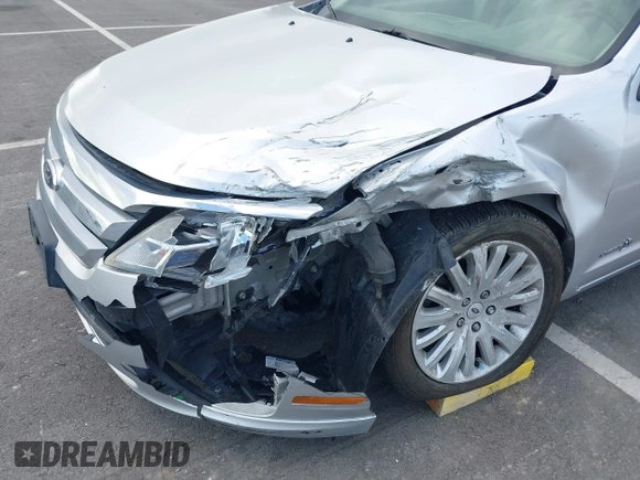 2010 Ford Fusion Hybrid with VIN 3FADP0L37AR261099, listed as a IAAI auction lot 41903543 with 160,070 mi miles. Bid and sale history available at carsss.com. Image 6.
