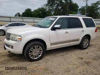 2010 Lincoln Navigator z VIN 5LMJJ2H50AEJ03333, wystawiony jako Copart lot #61154875 z przebiegiem 180 570 mil mil oraz Czysty tytuł • Clean title. Historia ofert i sprzedaży dostępna na DreamBid. Obrazek 1.