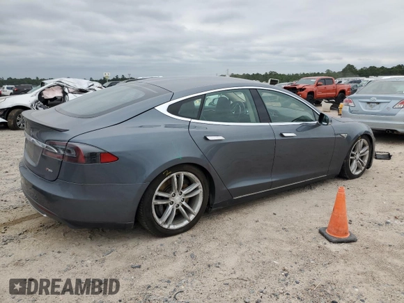 2013 Tesla Model S Performance с VIN 5YJSA1CP6DFP22018, выставлен на аукционе Copart как лот 55681235 с пробегом 86 813 миль миль и Списание • Salvage title. История ставок и продаж доступна на DreamBid. Изображение 3.