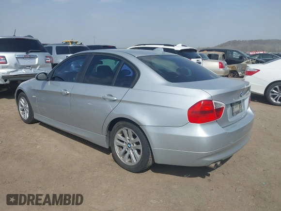 2007 BMW 3 Series 328xi with VIN WBAVC93567K033296, listed as a IAAI auction lot 41800964 with 173,764 mi miles. Bid and sale history available at carsss.com. Image 3.
