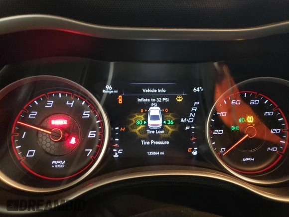 2015 Dodge Charger SXT z VIN 2C3CDXJG5FH810299, wystawiony jako Copart lot #55649945 z przebiegiem 135 864 mil mil oraz Szkoda całkowita • Salvage title. Historia ofert i sprzedaży dostępna na DreamBid. Obrazek 9.
