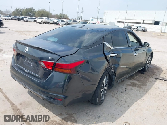 2020 Nissan Altima 2.5 SL with VIN 1N4BL4EV3LC160149, listed as a IAAI auction lot 41774085 with 106,605 mi miles. Bid and sale history available at carsss.com. Image 4.