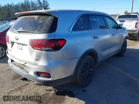 2019 Kia Sorento LX V6 with VIN 5XYPGDA56KG506179, listed as a IAAI auction lot 41409303 with 116,488 mi miles. Bid and sale history available at carsss.com. Image 4.