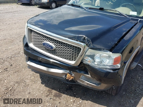 2004 Ford F-150 XLT z VIN 1FTPX14504NB38703, wystawiony jako IAAI lot #42680250 z przebiegiem 135 335 mil mil oraz . Historia ofert i sprzedaży dostępna na DreamBid. Obrazek 6.