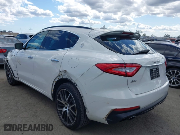 2019 Maserati Levante S with VIN ZN661YUS1KX318915, listed as a IAAI auction lot 41949952 with 74,355 mi miles. Bid and sale history available at carsss.com. Image 3.