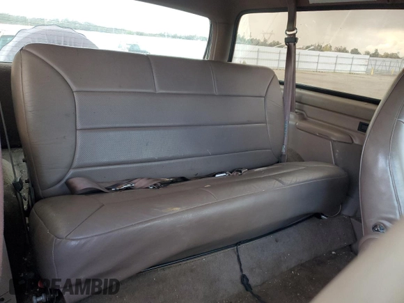 1996 Ford Bronco XL z VIN 1FMEU15N6TLA03097, wystawiony jako Copart lot #80449114 z przebiegiem 289 345 mil mil oraz Czysty tytuł • Clean title. Historia ofert i sprzedaży dostępna na DreamBid. Obrazek 11.