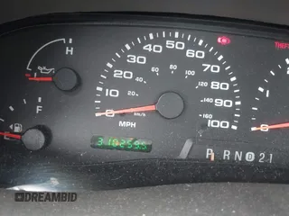 2004 Ford Excursion Special Serv z VIN 1FMNU40L34EA00378, wystawiony jako IAAI lot #42239729 z przebiegiem 310 259 mil mil oraz . Historia ofert i sprzedaży dostępna na DreamBid. Obrazek 7.