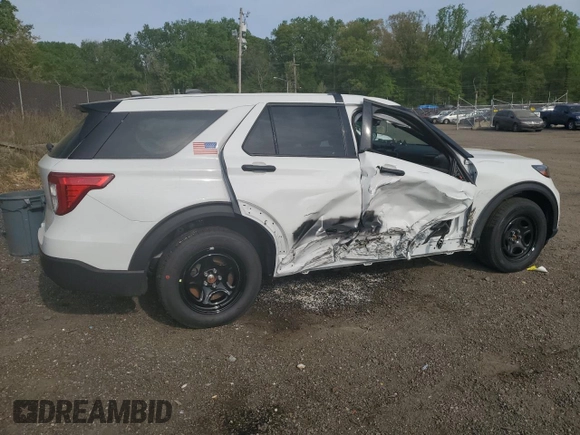2023 Ford Police Interceptor Utility z VIN 1FM5K8AW2PNA09146, wystawiony jako Copart lot #54661945 z przebiegiem 30 981 mil mil oraz Czysty tytuł • Clean title. Historia ofert i sprzedaży dostępna na DreamBid. Obrazek 3.