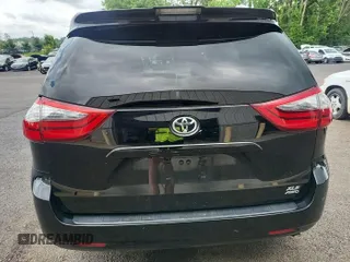 2020 Toyota Sienna XLE z VIN 5TDDZ3DC9LS240453, wystawiony jako IAAI lot #42566212 z przebiegiem 94 405 mil mil oraz . Historia ofert i sprzedaży dostępna na DreamBid. Obrazek 24.