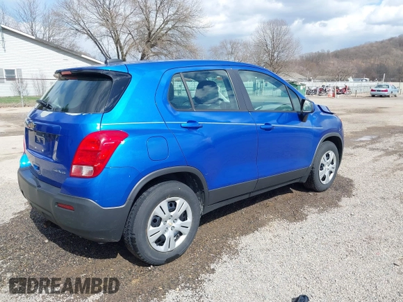 2015 Chevrolet Trax LS with VIN KL7CJKSBXFB235486, listed as a IAAI auction lot 41875595 with 125,301 mi miles. Bid and sale history available at carsss.com. Image 4.