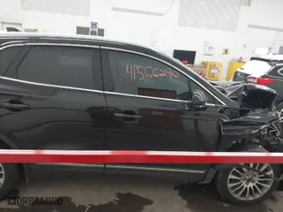 2015 Lincoln MKC with VIN 5LMCJ2A96FUJ47288, listed as a IAAI auction lot 41566290 with 102,316 mi miles. Bid and sale history available at carsss.com. Image 13.