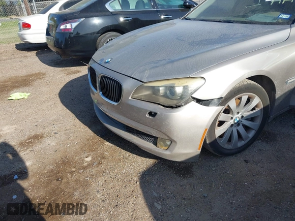 2009 BMW 7 Series 750i с VIN WBAKA83599CY35258, выставлен на аукционе IAAI как лот 42003363 с пробегом Не указан миль и . История ставок и продаж доступна на DreamBid. Изображение 6.