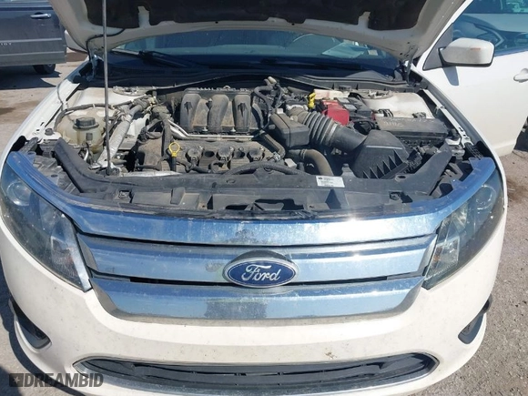 2010 Ford Fusion SE with VIN 3FAHP0HG4AR417693, listed as a IAAI auction lot 41650077 with 113,815 mi miles. Bid and sale history available at carsss.com. Image 10.