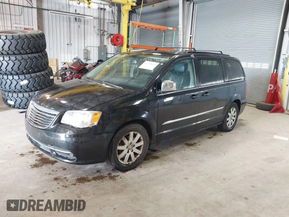 2011 Chrysler Town & Country Touring L z VIN 2A4RR8DG5BR746207, wystawiony jako IAAI lot #42375129 z przebiegiem 226 660 mil mil oraz . Historia ofert i sprzedaży dostępna na DreamBid. Obrazek 2.