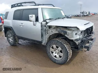 2007 Toyota FJ Cruiser with VIN JTEBU11FX70056992, listed as a IAAI auction lot 41814520 with 162,583 mi miles. Bid and sale history available at carsss.com. Image 1.
