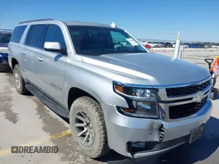 2017 Chevrolet Suburban LT with VIN 1GNSKHKC6HR277372, listed as a IAAI auction lot 41661800 with 223,067 mi miles. Bid and sale history available at carsss.com. Image 1.