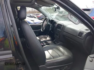 2005 Ford Explorer Limited z VIN 1FMZU75W65UB07633, wystawiony jako IAAI lot #41727802 z przebiegiem 211 202 mil mil oraz . Historia ofert i sprzedaży dostępna na DreamBid. Obrazek 5.