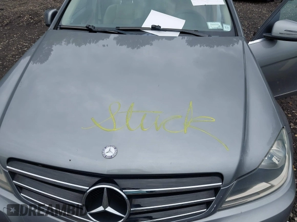 2012 Mercedes-Benz C 300 Sport z VIN WDDGF8BB6CR227659, wystawiony jako IAAI lot #42707331 z przebiegiem 131 822 mil mil oraz . Historia ofert i sprzedaży dostępna na DreamBid. Obrazek 10.