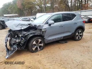 2023 Volvo XC40 Plus Bright Theme with VIN YV4L12UN4P2078384, listed as a Copart auction lot 84097054 with 13,602 mi miles and Salvage Title. Bid and sale history available at carsss.com. Image 1.