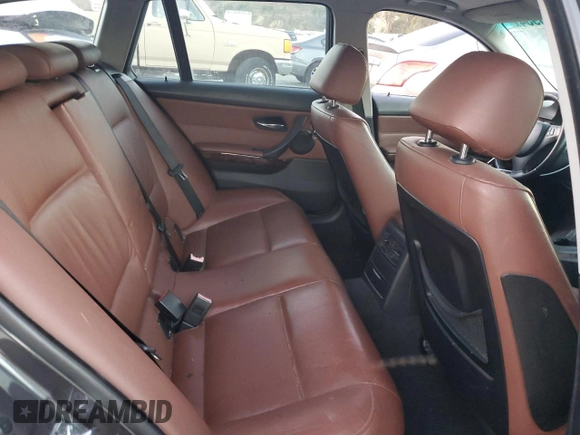 2006 BMW 3 Series 325xi с VIN WBAVT13576AV98386, выставлен на аукционе Copart как лот 81520954 с пробегом 362 557 миль миль и Списание • Salvage title. История ставок и продаж доступна на DreamBid. Изображение 10.