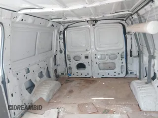 2011 Ford Econoline Cargo Commercial z VIN 1FTNE2EW4BDB15566, wystawiony jako IAAI lot #42344830 z przebiegiem 165 580 mil mil oraz . Historia ofert i sprzedaży dostępna na DreamBid. Obrazek 8.
