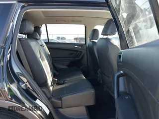 2021 Volkswagen Tiguan SE z VIN 3VV3B7AX0MM080853, wystawiony jako IAAI lot #42406539 z przebiegiem 73 295 mil mil oraz . Historia ofert i sprzedaży dostępna na DreamBid. Obrazek 8.