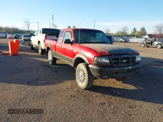 2000 Ford Ranger XL with VIN 1FTZR15V0YPA40752, listed as a IAAI auction lot 41805757 with 199,400 mi miles. Bid and sale history available at carsss.com. Image 1.
