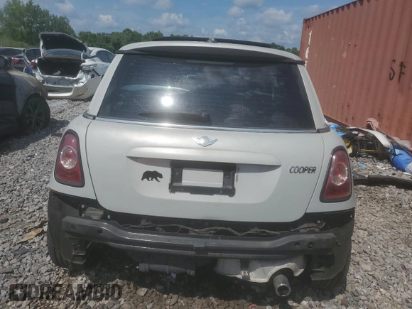 2011 MINI Hardtop z VIN WMWSU3C55BT095286, wystawiony jako Copart lot #62580075 z przebiegiem 99 253 mil mil oraz Czysty tytuł • Clean title. Historia ofert i sprzedaży dostępna na DreamBid. Obrazek 6.