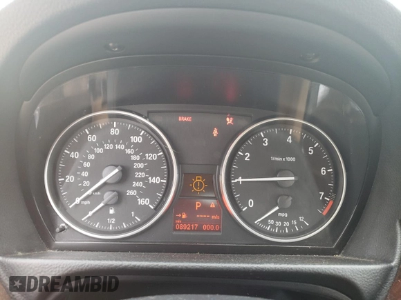 2011 BMW 3 Series 328i z VIN WBAPH7C52BE677190, wystawiony jako Copart lot #55494325 z przebiegiem 89 217 mil mil oraz Szkoda całkowita • Salvage title. Historia ofert i sprzedaży dostępna na DreamBid. Obrazek 9.