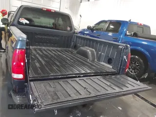 2001 Ford F-150 XL z VIN 1FTRX17L61NB44147, wystawiony jako IAAI lot #41464804 z przebiegiem 130 860 mil mil oraz . Historia ofert i sprzedaży dostępna na DreamBid. Obrazek 18.