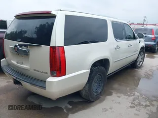 2007 Cadillac Escalade ESV с VIN 1GYFK66847R416492, выставлен на аукционе IAAI как лот 42285359 с пробегом 226 787 миль миль и . История ставок и продаж доступна на DreamBid. Изображение 4.
