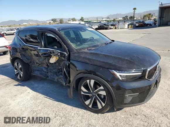 2024 Volvo XC40 Plus Bright Theme z VIN YV4L12UE0R2215081, wystawiony jako Copart lot #87918425 z przebiegiem 19 841 mil mil oraz Szkoda całkowita • Salvage title. Historia ofert i sprzedaży dostępna na DreamBid. Obrazek 4.