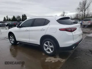 2018 Alfa Romeo Stelvio z VIN ZASFAKAN9J7B88322, wystawiony jako Copart lot #48808605 z przebiegiem 87 096 mil mil oraz Szkody całkowita. Historia ofert i sprzedaży dostępna na DreamBid. Obrazek 2.