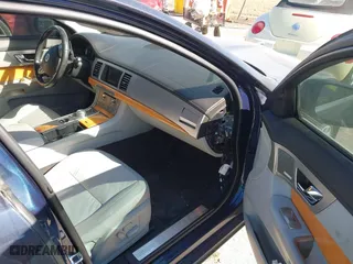 2009 Jaguar XF Luxury with VIN SAJWA05B89HR08200, listed as a IAAI auction lot 41689508 with 182,078 mi miles. Bid and sale history available at carsss.com. Image 5.