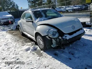 2013 Volkswagen Beetle 2.5L with VIN 3VWJP7AT9DM687870, listed as a Copart auction lot 87934875 with 91,557 mi miles and Salvage Title. Bid and sale history available at DreamBid. Image 10.