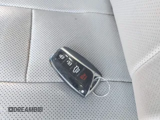 2015 Hyundai Genesis 3.8L with VIN KMHGN4JE3FU039163, listed as a IAAI auction lot 42050617 with 134,183 mi miles and . Bid and sale history available at DreamBid. Image 11.
